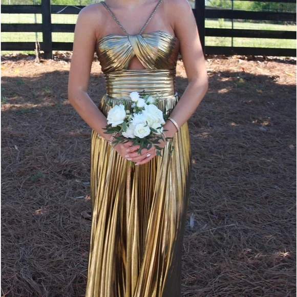 Sherri Hill | Dresses | Beautiful Bronze Sherri Hill Prom Dress Has A Slit  Not Pictured | Poshmark